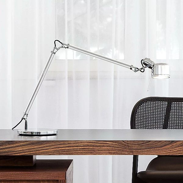 serien.lighting Job Table LED-Tischleuchte mit Fuß günstig online kaufen