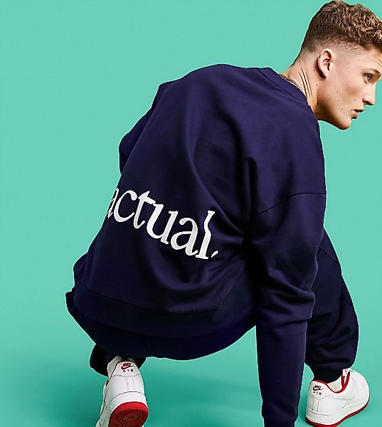 ASOS – Actual – Oversize-Sweatshirt in Marineblau mit Logodruck am Rücken günstig online kaufen
