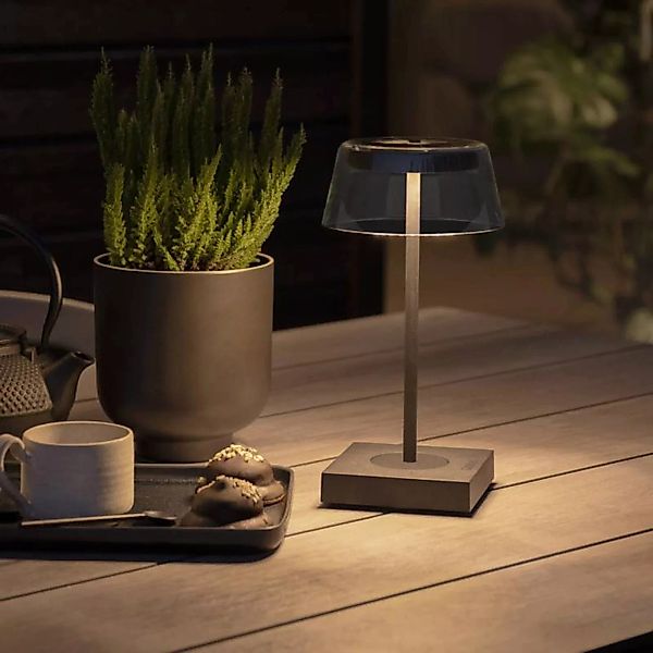 LED-Tischlampe Scilla mit USB, schwarz günstig online kaufen