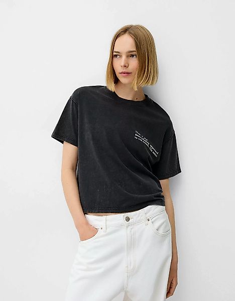 Bershka Shirt Im Washed-Look Mit Print Und Kurzen Ärmeln Damen L Dunkelgrau günstig online kaufen