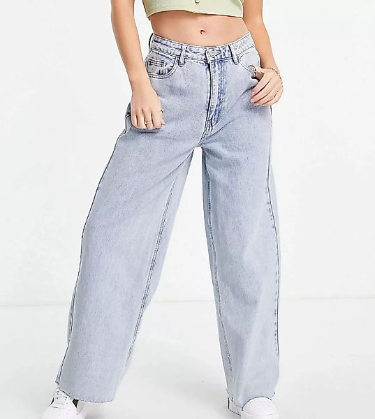Missguided Petite – Straight Jeans aus recyceltem Material in verblichenem günstig online kaufen