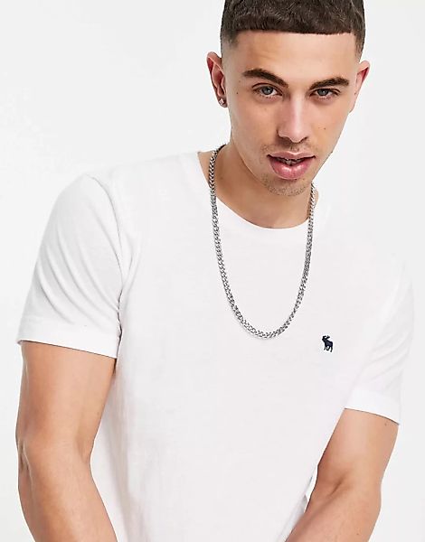 Abercrombie & Fitch – T-Shirt in Weiß mit abgerundetem Saum und markentypis günstig online kaufen