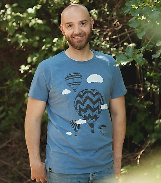 Heißluftballons & Wolken - Fair Gehandeltes Männer T-shirt - Slub Blue günstig online kaufen