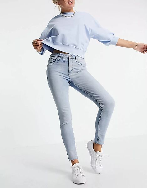 Mango – Jeans mit kurzem, engem Schnitt in Hellblau günstig online kaufen