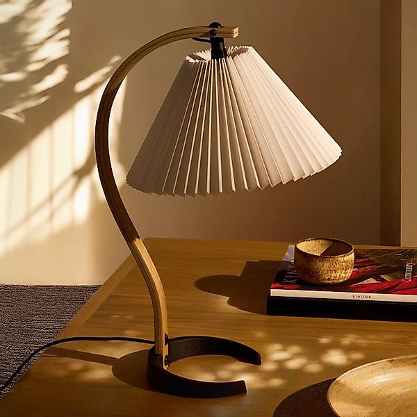 Gubi Tischleuchte Timberline, holz/weiß, Leinen, H 50 cm günstig online kaufen