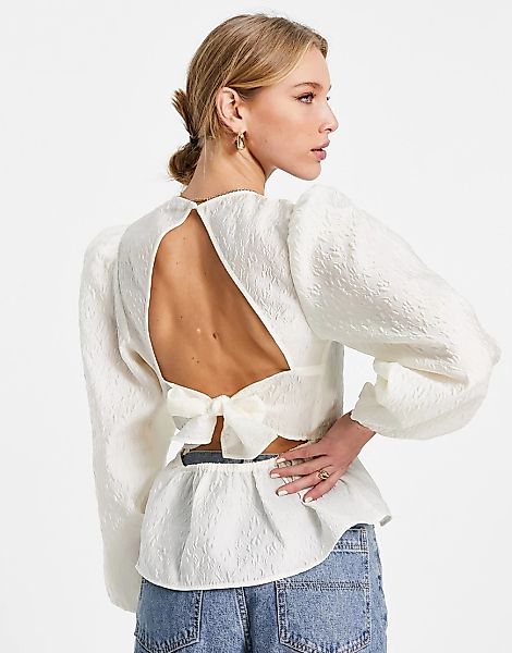 Envii – Hinten gebundene Bluse aus strukturiertem Jacquard in Weiß günstig online kaufen
