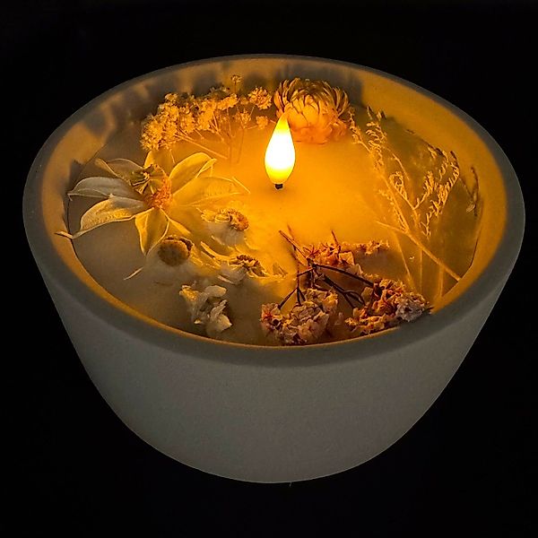 Online-Fuchs LED-Kerze aus Echtwachs mit Trockenblumen günstig online kaufen