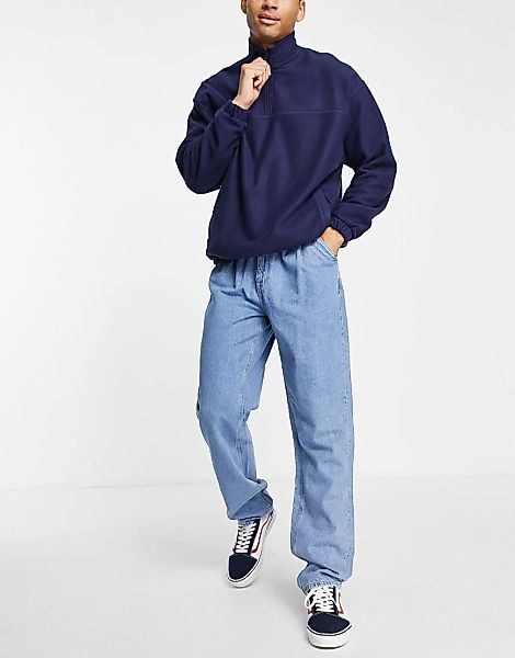 ASOS DESIGN – Jeans in mittelblauer Waschung mit geradem Schnitt und Bundfa günstig online kaufen