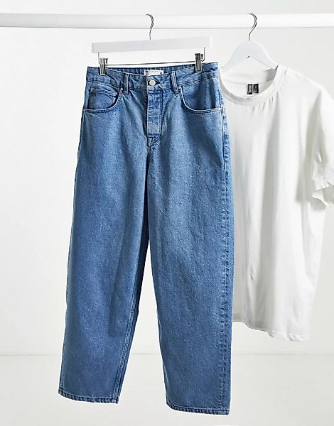 ASOS DESIGN – Barrel – Weite Jeans in Mittelblau günstig online kaufen