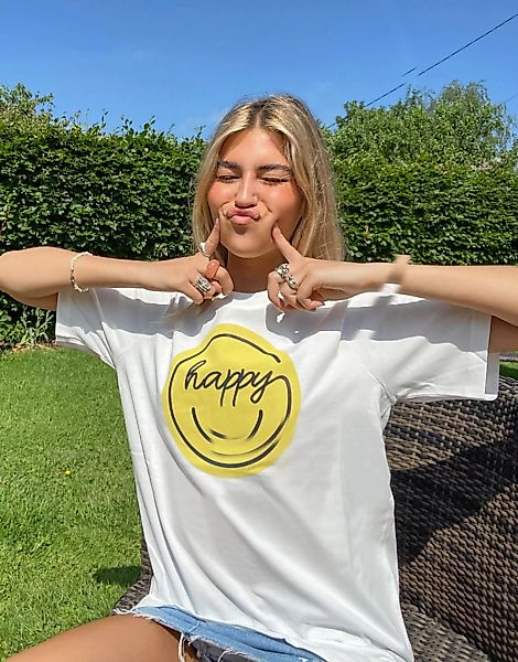 Urban Revivo – Oversize-T-Shirt mit „Happy“-Schriftzugprint in Weiß günstig online kaufen