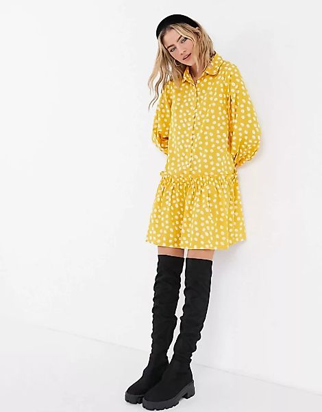 QED London – Gepunktetes Blusenkleid mit Stufensaum in Senfgelb günstig online kaufen