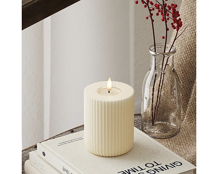 Deluxe Homeart LED-Kerze Echtwachs gerillt Durchmesser 8 cm günstig online kaufen