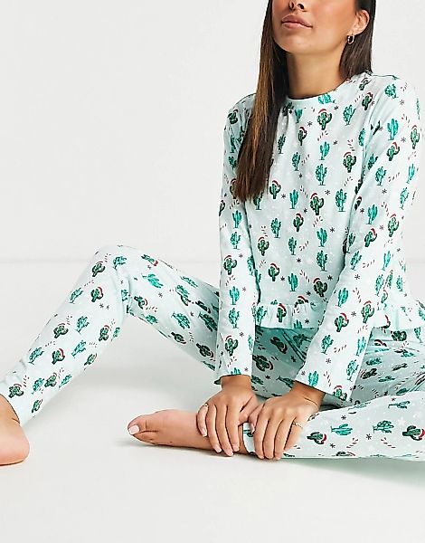 Pieces – Weihnachtlicher Pyjama in Grün mit Kaktusmuster-Mehrfarbig günstig online kaufen