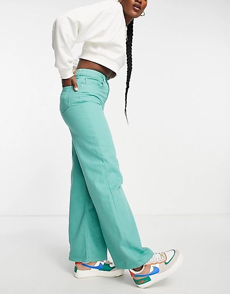 NA-KD – Weit geschnittene Jeans in Grün mit hohem Bund günstig online kaufen