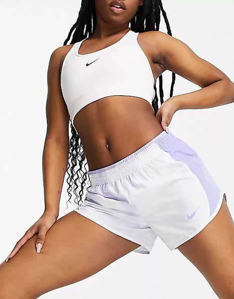 Nike Running – Icon Clash 10k – Shorts mit Batikmuster in Flieder-Lila günstig online kaufen