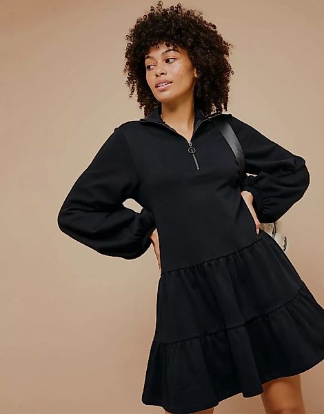 Topshop – Sweat-Kleid mit Schößchensaum in Schwarz günstig online kaufen