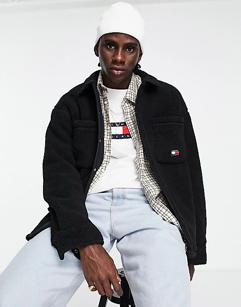 Tommy Jeans – Cozy Capsule – Hemdjacke aus Sherpa-Fleece in Schwarz günstig online kaufen