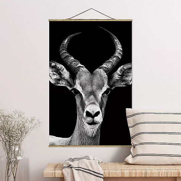 Stoffbild Tiere mit Posterleisten - Hochformat Impala Antilope schwarz-weiß günstig online kaufen