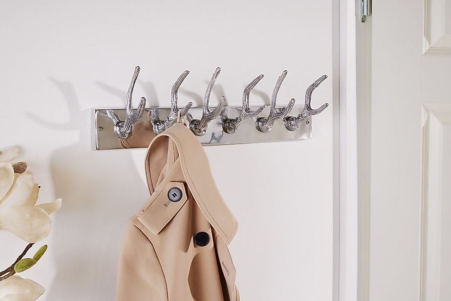 riess-ambiente Wandgarderobe DEER 50 cm silber Aluminium – Geweih-Design, 6 günstig online kaufen