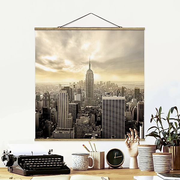 Stoffbild Architektur mit Posterleisten - Quadrat Manhattan Dawn günstig online kaufen