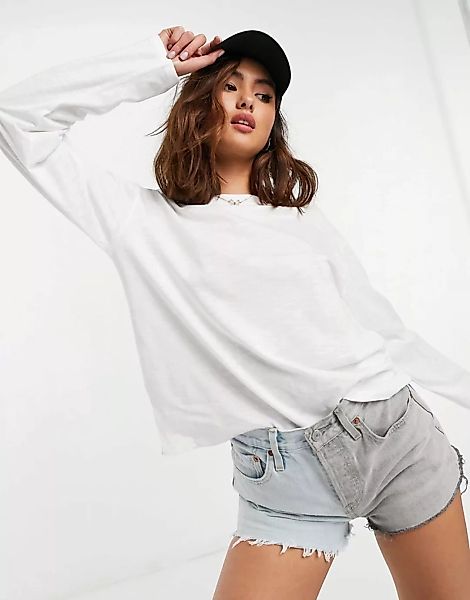 Monki – Maja – Langärmliges Shirt aus Bio-Baumwollmischung in Weiß günstig online kaufen