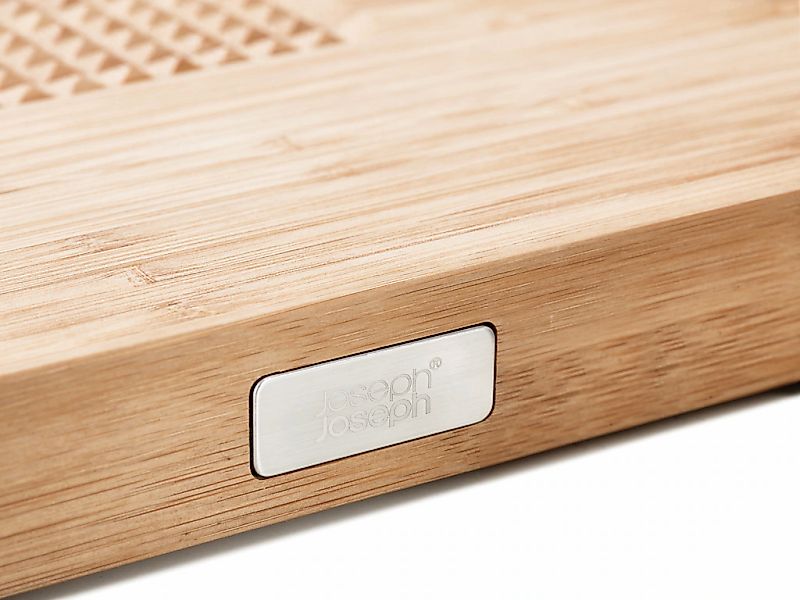 Joseph Joseph Schneidebrett »Cut & Carve« robuste Schneidfläche, Seitengrif günstig online kaufen