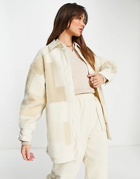 Levi's – Patchwork-Jacke aus Sherpa-Fleece in Cremeweiß günstig online kaufen