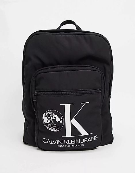 Calvin Klein Jeans – Established 1978 – Rucksack mit Grafik-Schwarz günstig online kaufen
