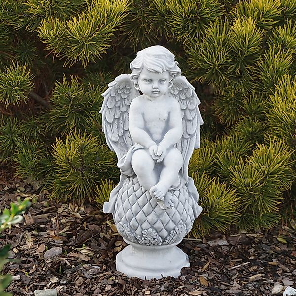 gartendekoparadies.de Gartenfigur Engel auf Einer Kugel Grabengel, Steinfig günstig online kaufen
