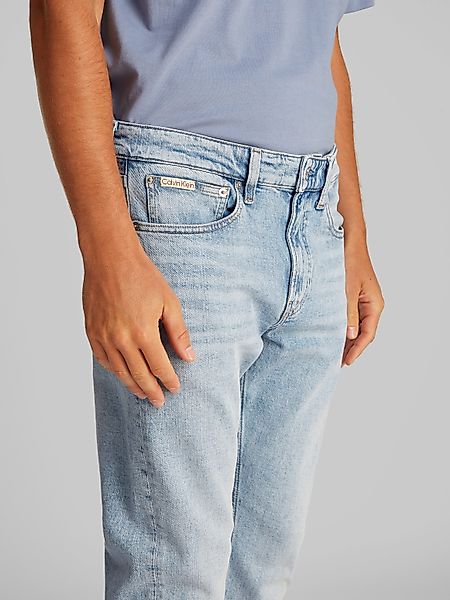 Calvin Klein Jeans Tapered-fit-Jeans "SLIM TAPER", in hellblauer Waschung günstig online kaufen