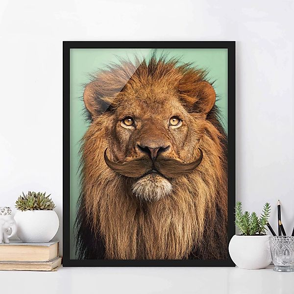 Bild mit Rahmen Tiere - Hochformat Löwe mit Bart günstig online kaufen