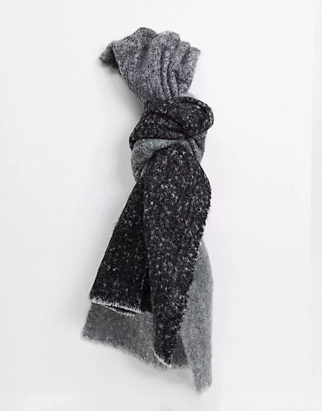 ASOS DESIGN – Flauschiger, langer Schal in Grau mit Farbverlauf günstig online kaufen