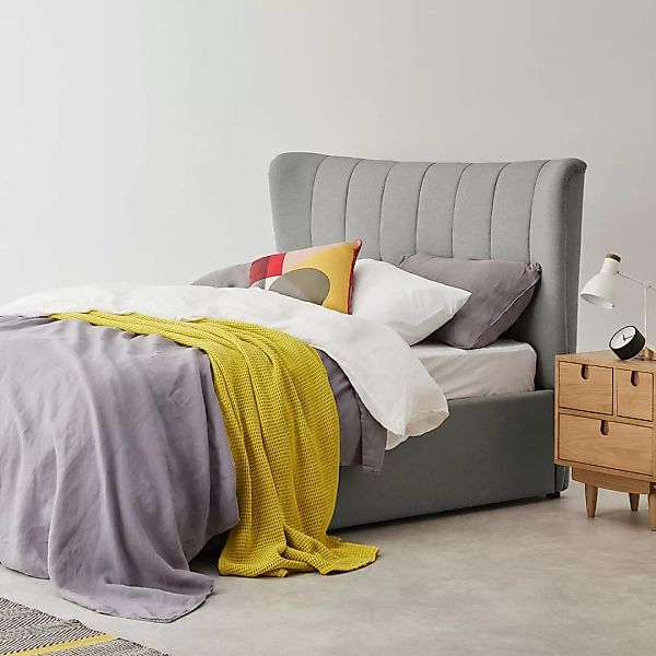 Charley Polsterbett mit Bettkasten (160 x 200 cm), Wintergrau - MADE.com günstig online kaufen