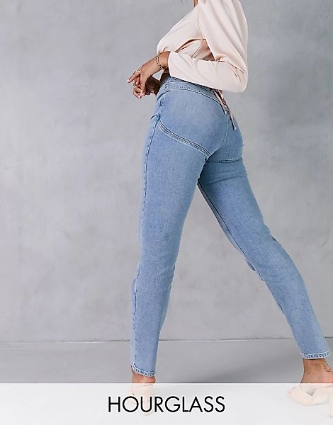 ASOS DESIGN – Lift and Contour – Figurformende Mom-Jeans in mittlerer Wasch günstig online kaufen