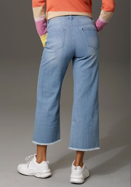 Aniston CASUAL 7/8-Jeans mit leicht ausgefranstem Beinabschluss günstig online kaufen