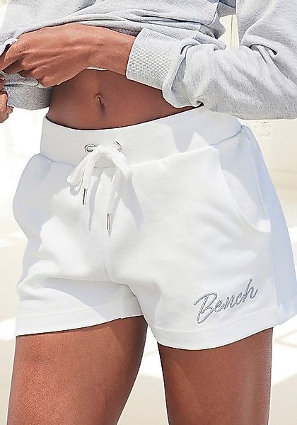 Bench. Loungewear Relaxshorts mit kleiner glänzenden Logostickerei, Loungea günstig online kaufen