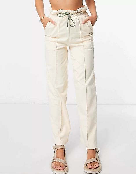 PUMA – Infuse – Hose in Creme mit Paperbag-Taille-Weiß günstig online kaufen