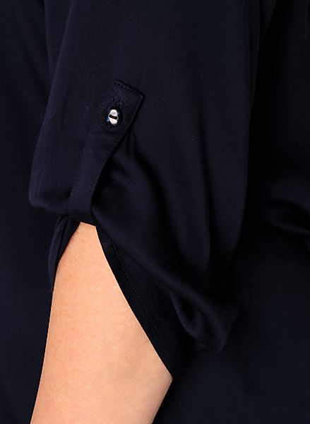 Base Level Curvy Shirtbluse "Yanina", mit V-Ausschnitt günstig online kaufen