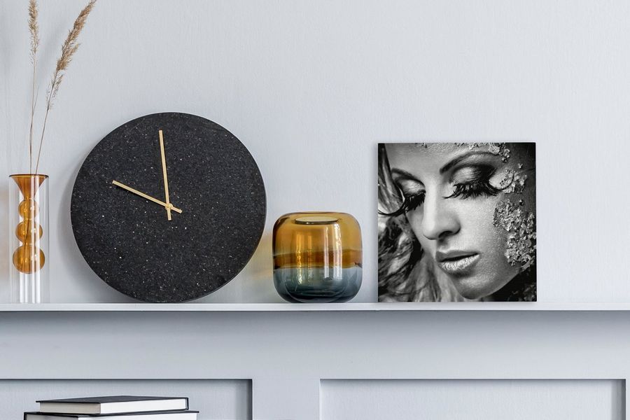 OneMillionCanvasses® Leinwandbild Frau - Gold - günstig online kaufen