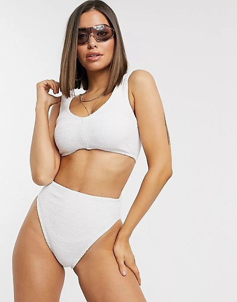 ASOS DESIGN – Fuller Bust – Kurzes Mix & Match-Bikinioberteil in Weiß mit V günstig online kaufen