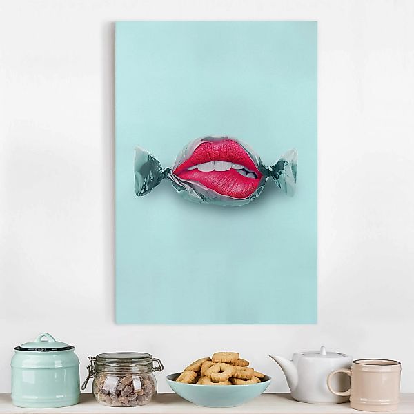 Leinwandbild - Hochformat Bonbon mit Lippen günstig online kaufen