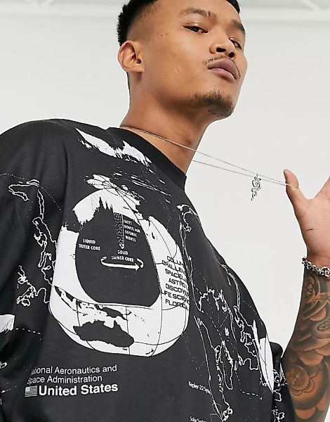 ASOS DESIGN – Nasa – Oversize-T-Shirt mit Astrologie-Print-Schwarz günstig online kaufen