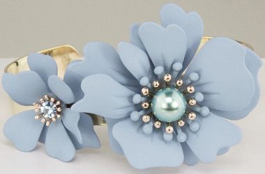 LUISIA® Armreif Armspange "Nelia" mit Blumen günstig online kaufen