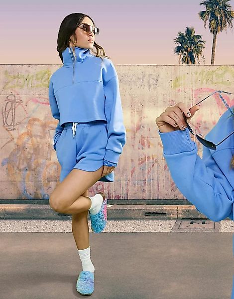 ASOS DESIGN – Kurz geschnittener Trainingsanzug mit Sweatshirt mit Stehkrag günstig online kaufen