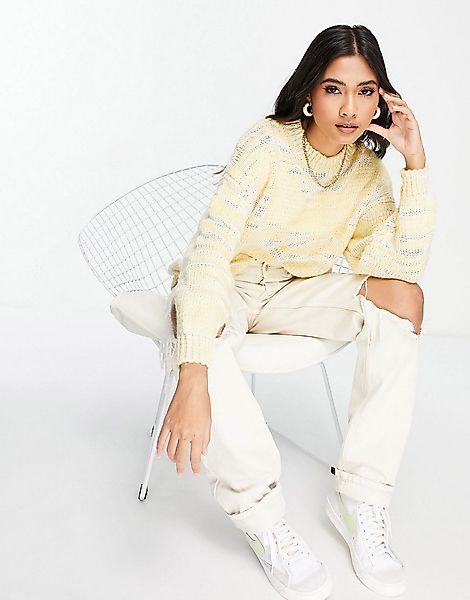 ASOS DESIGN – Pullover mit gemischtem Strickmuster in Creme und Gelb-Weiß günstig online kaufen