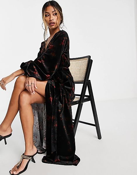Topshop – Bedrucktes, kurzes Wickelkleid aus Samt in mehreren Farben-Mehrfa günstig online kaufen