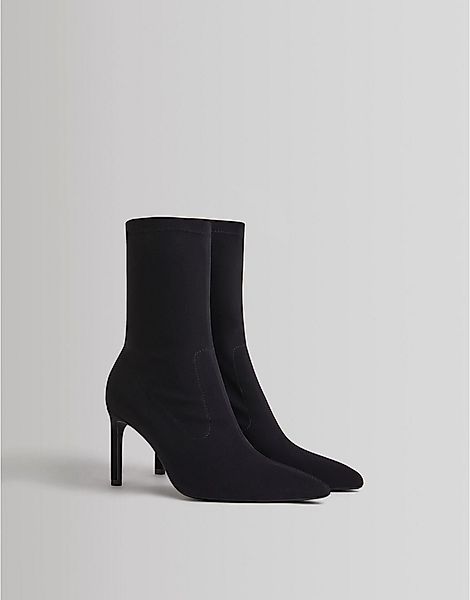 Bershka – Ankle-Boots im Socken-Stil in Schwarz mit mittelhohem Absatz günstig online kaufen