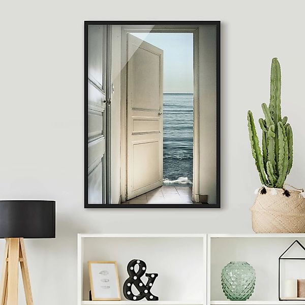 Bild mit Rahmen Muster & Textur - Hochformat Behind the Door günstig online kaufen