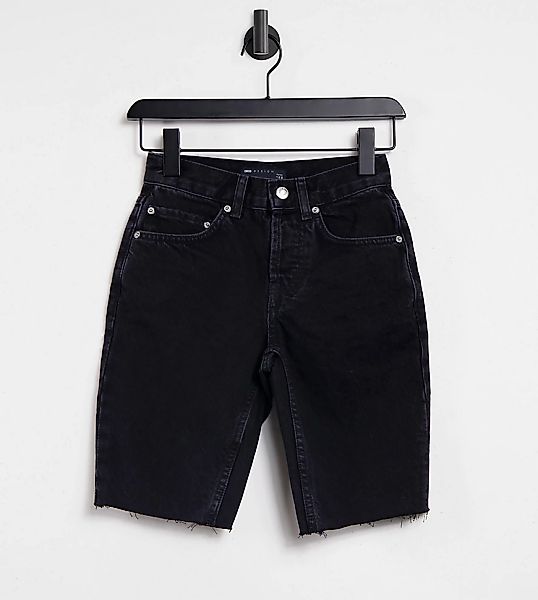 ASOS DESIGN Petite – Lang geschnittene Jeansshorts im Stil der 90er aus Bio günstig online kaufen