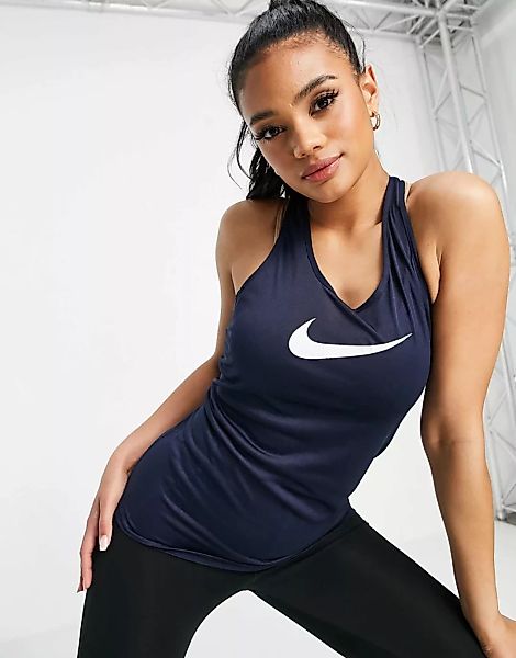 Nike Training – Balance – Tanktop mit Swoosh-Logo in Marineblau-Schwarz günstig online kaufen